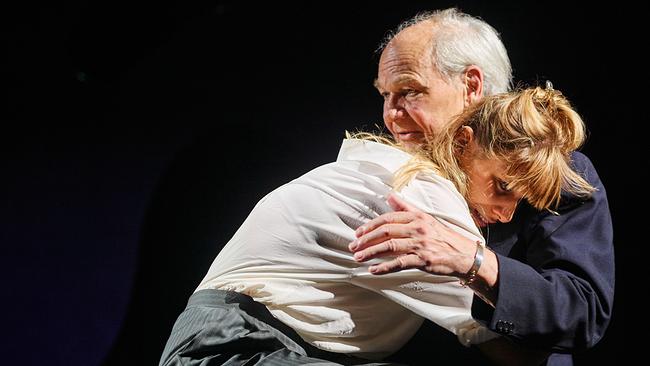 © Christian Wind Johanna Mahaffy (Lulu) und Michael König (Schigolch)