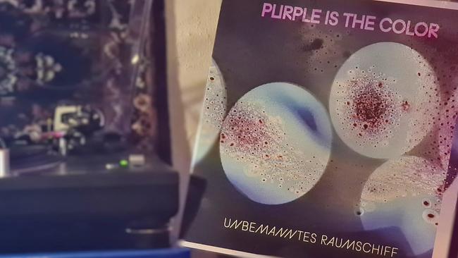 Purple is the Color - Unbemanntes Raumschiff