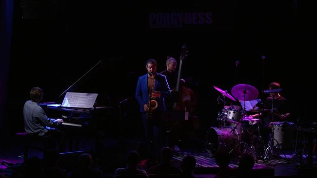 Purple is the Color - Unbemanntes Raumschiff