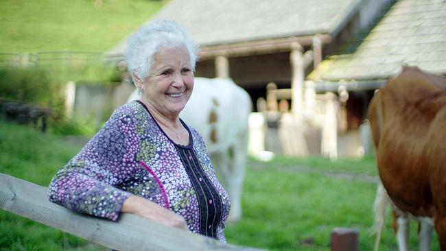 Sennerin Waltraud Leitner im Naturpark Almenland.