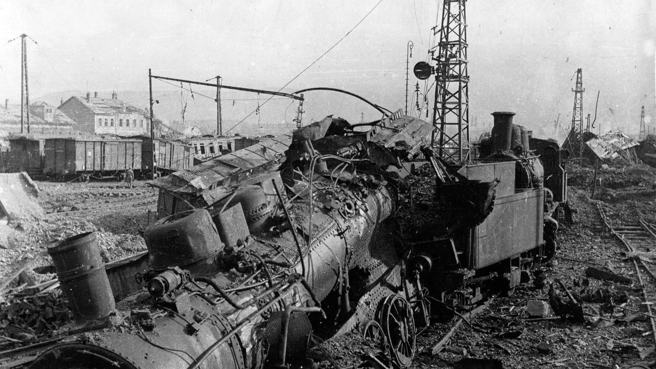 © ORF/Robert Breber/Stadtarchiv Attnang-Puchheim An einem Tag im April - Attnang-Puchheim im Bombenhagel