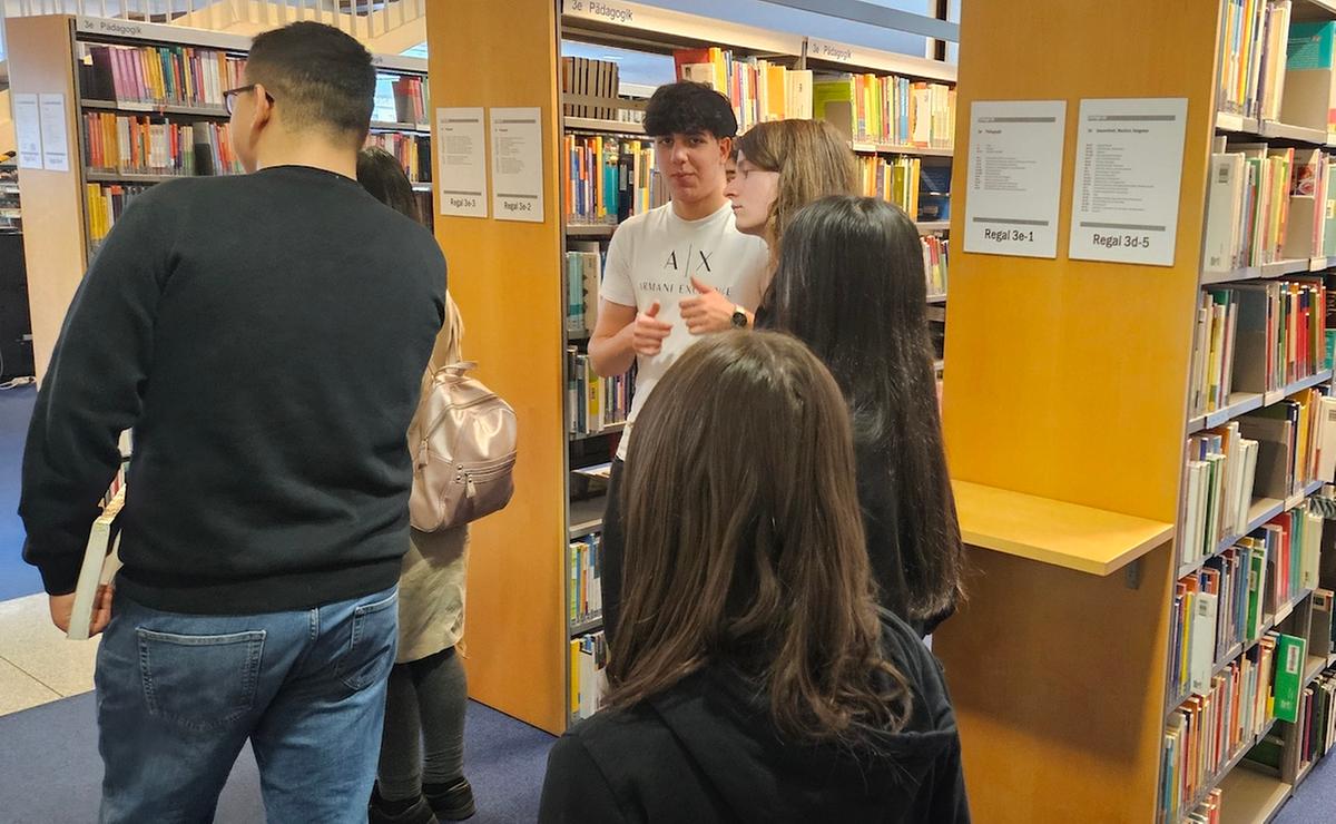 Bühne Oida! Wiener Büchereien – Führung durch die Hauptbibliothek am Urban-Loritz-Platz