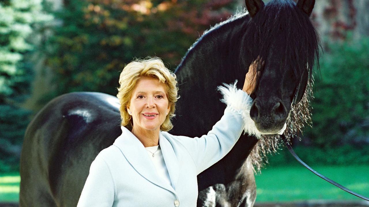 Christiane Hörbiger (Hella)