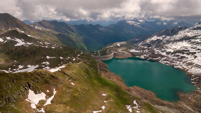 Das magische Maggiatal: Klare Bergseen und majestätische Gipfel