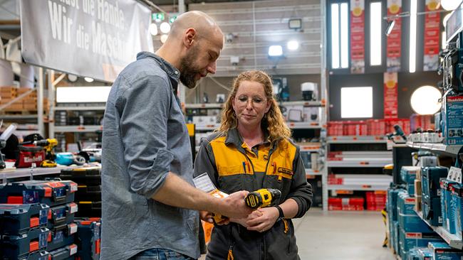 © ORF/SCHNITTSTELLE Baumarktcheck Jakob Wurnig im Hornbach in Bad Fischau beim Bohrer Check