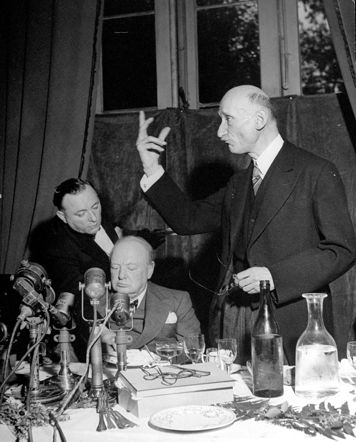 © ORF/ORF III / LIFE/Ralph Morse Der britische Premierminister Winston Churchill und der französische Außenminister Robert Schuman gelten als Gründerväter der EU.