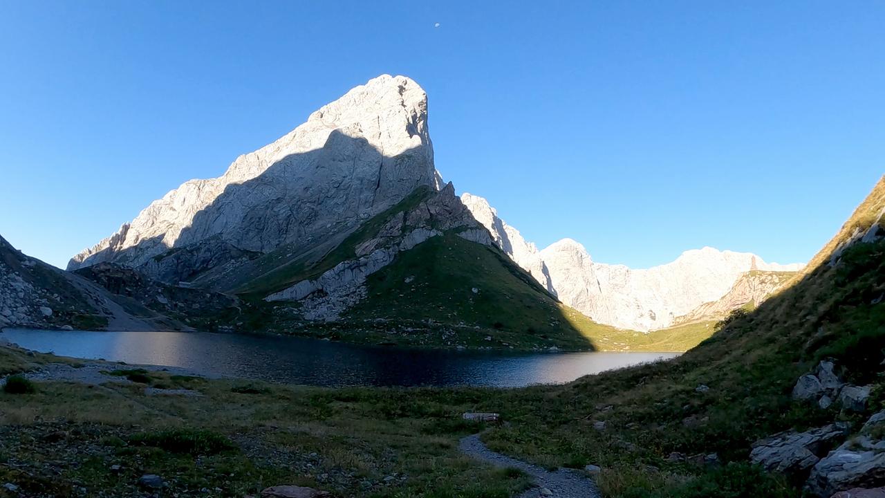 © ORF/Markus Raich Wolajersee mit Seekofel Sonnenaufgang.