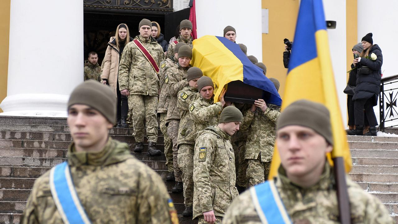 © ORF III/IMAGO/Ruslan Kaniuka/Ukrinform 6. Februar 2023 Beerdigung in Kiew
