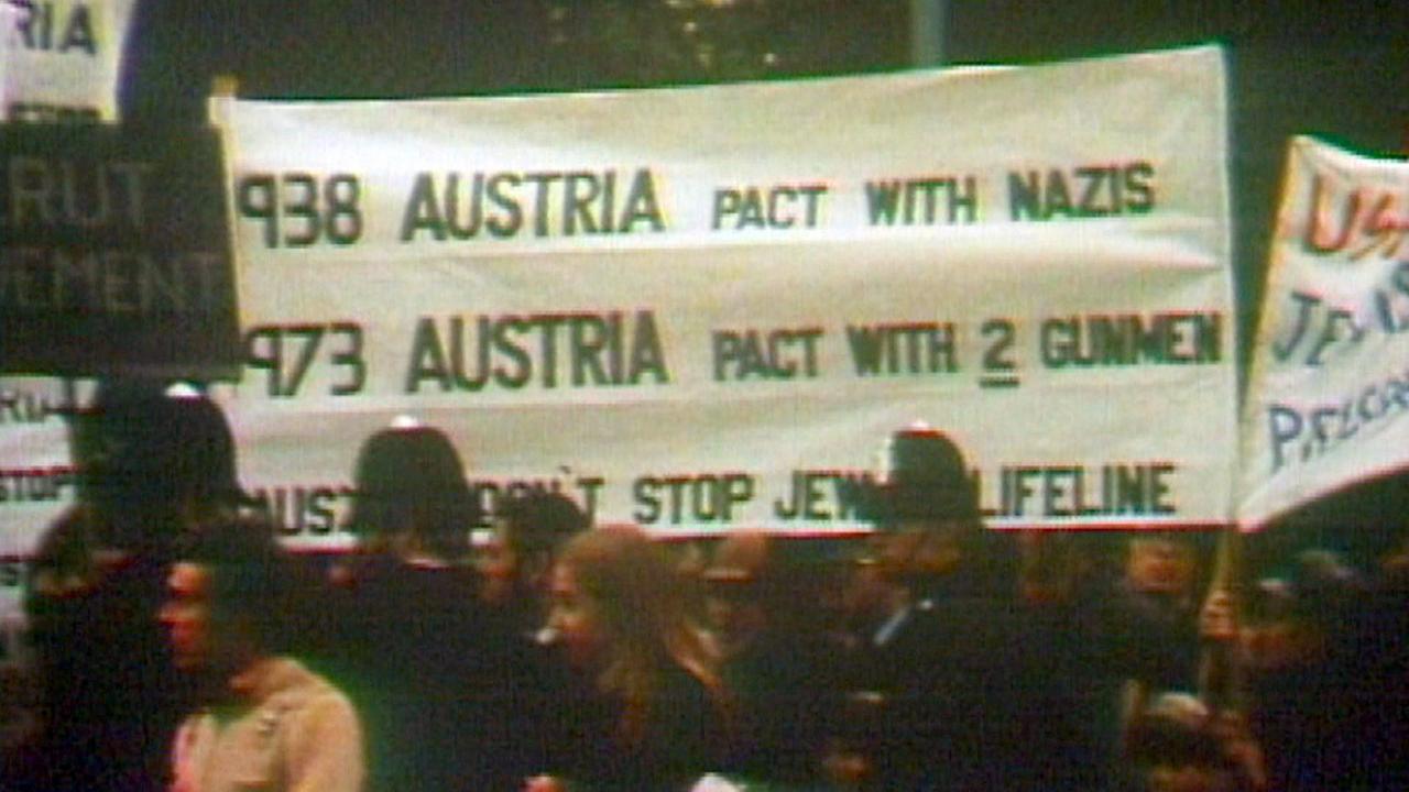 © ORF/Pammer Film Proteste nach Verhandlung mit Geiselnehmern