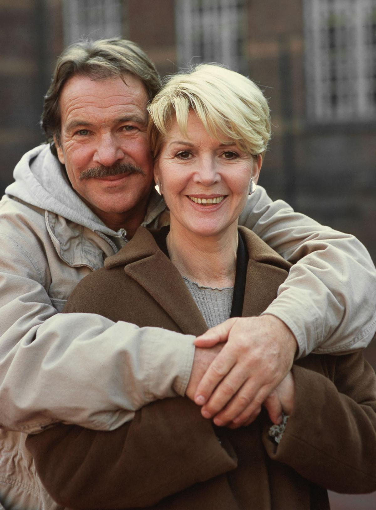 Schimanski (Götz George) und Simone Popp (Christiane Hörbiger)