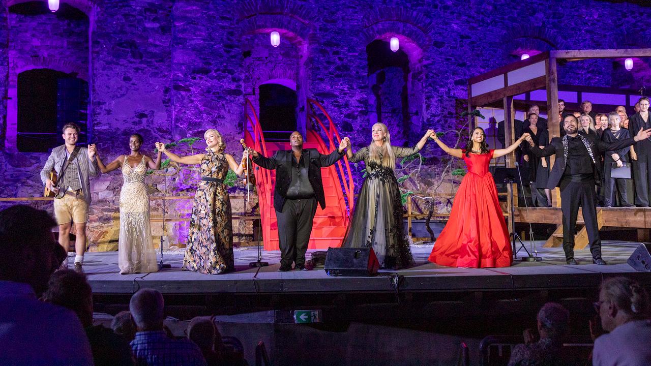Clemens Unterreiner (Bariton), Mariam Battistelli (Sopran), Lidia Baich (Violine), Chris Steger (Gesang, Annely Peebo (Mezzosopran), Katleho Mokhoabane (Tenor), Hila Fahima (Sopran)
