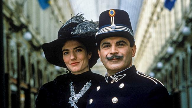 Anna Chancellor (Virginie Mesnard), David Suchet (Hercule Poirot).