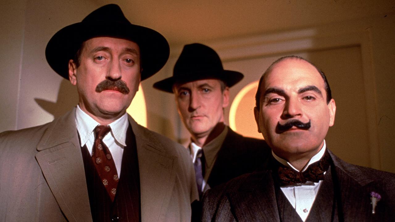 Im Bild (v.li.): Philip Jackson (Chief-Inspector Japp), Hugh Fraser (Captain Hastings), David Suchet (Hercule Poirot).