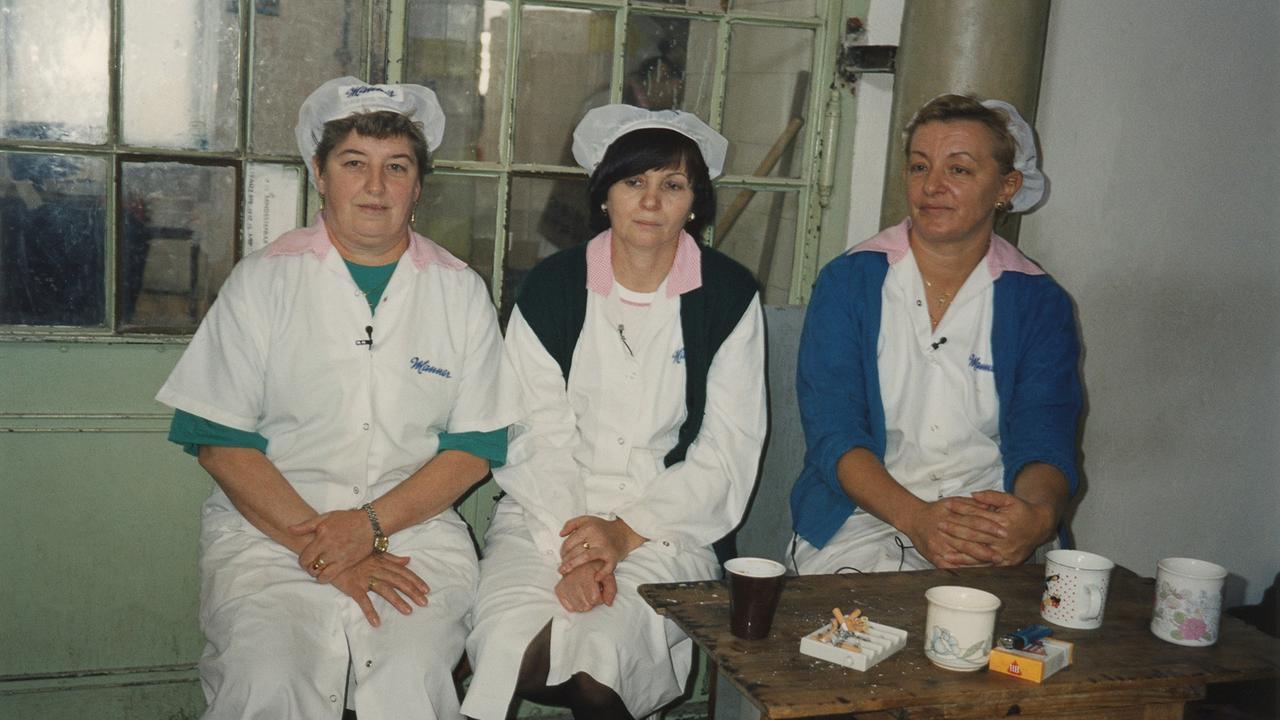 © ORF/Cosmos Factory/Peter Kasperak Im Bild: Die "Kaisermelange" - eine Slovenin, eine Tschechin und eine Wienerin arbeiten gemeinsam in einer Fabrik aus Kaisers Zeiten.