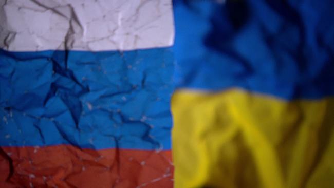 © ORF Russische Fahne, Ukrainische Fahne