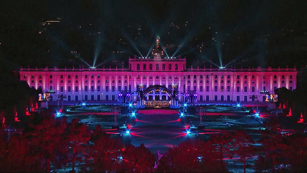 Beleuchtete Fassade Schloss Schönbrunn
