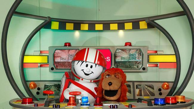 Helmi und Sokrates im Raumschiff