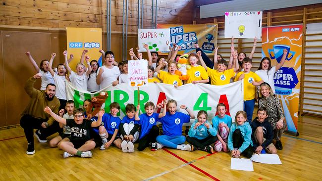 Zwei Schulklassen aus Vorarlberg jubeln