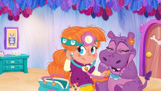 Tierärztin Vida trägt eine Lampe und ein Stethoskop. Sie hört ein Nilpferd-Baby ab. Das Baby freut sich.