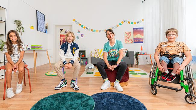 © ORF/Studio ungefiltert Samira, Benedikt, Melanie, Felix sitzen zusammen