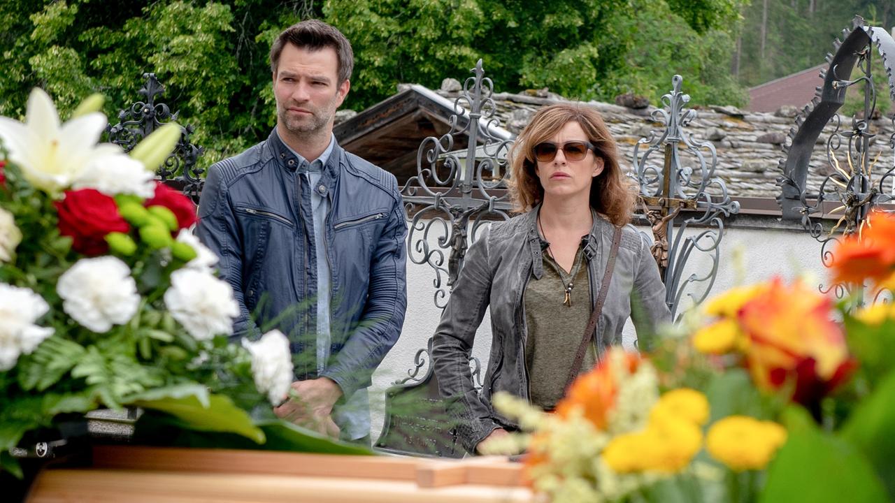 "Soko Kitzbühel - Die falschen Fremden": Jakob Seeböck (Lukas Roither), Julia Cencig (Nina Pokorny)