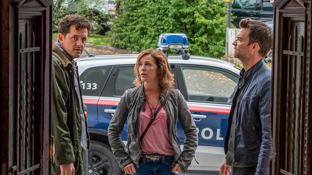 "Soko Kitzbühel - Die falschen Fremden": Michael Pascher (Roman Hinteracher), Julia Cencig (Nina Pokorny), Jakob Seeböck (Lukas Roither)
