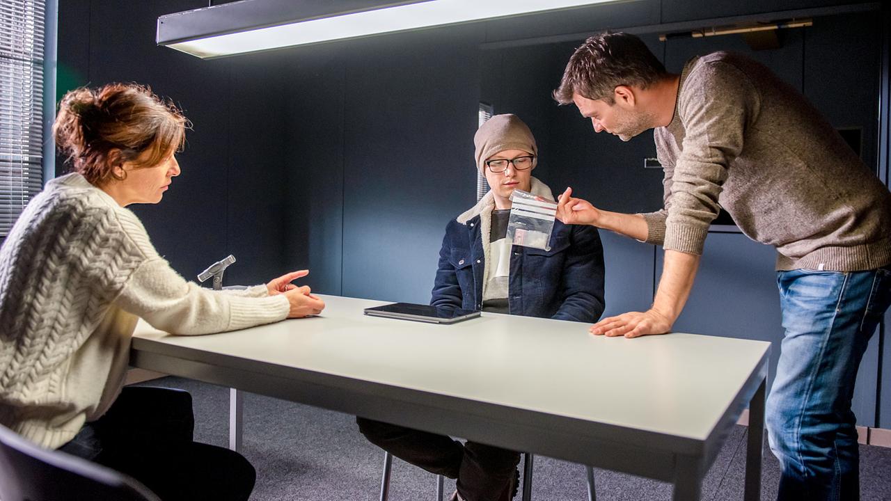 "Soko Kitzbühel - Verlassen": Julia Cencig (Nina Pokorny), Jack Hofer (Joe Holzer), Jakob Seeböck (Lukas Roither)