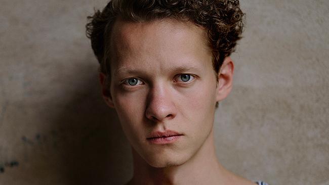 © Bild: Pascal Bünning Porträt des Schauspielers Felix Kammerer