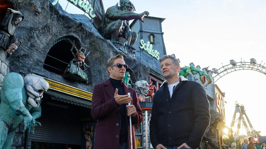 © ORF/Mona Film/Petro Domenigg Dreharbeiten "Blind ermittelt": Philipp Hochmair, Andreas Guenther