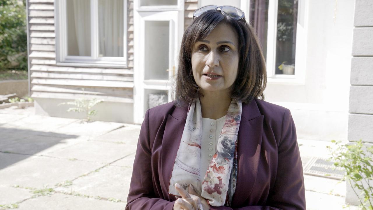 "Trailer.AT - Folge 5": Manizha Bakhtari (Botschafterin Afghanistan)