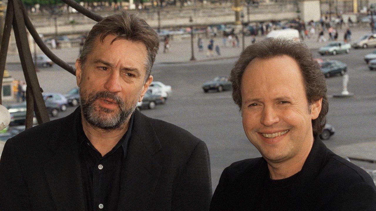 Im Bild: Robert De Niro und Billy Crystal bei der Präsentation ihres Films “Analyze This” am 8. Mai 1999 in Paris.  