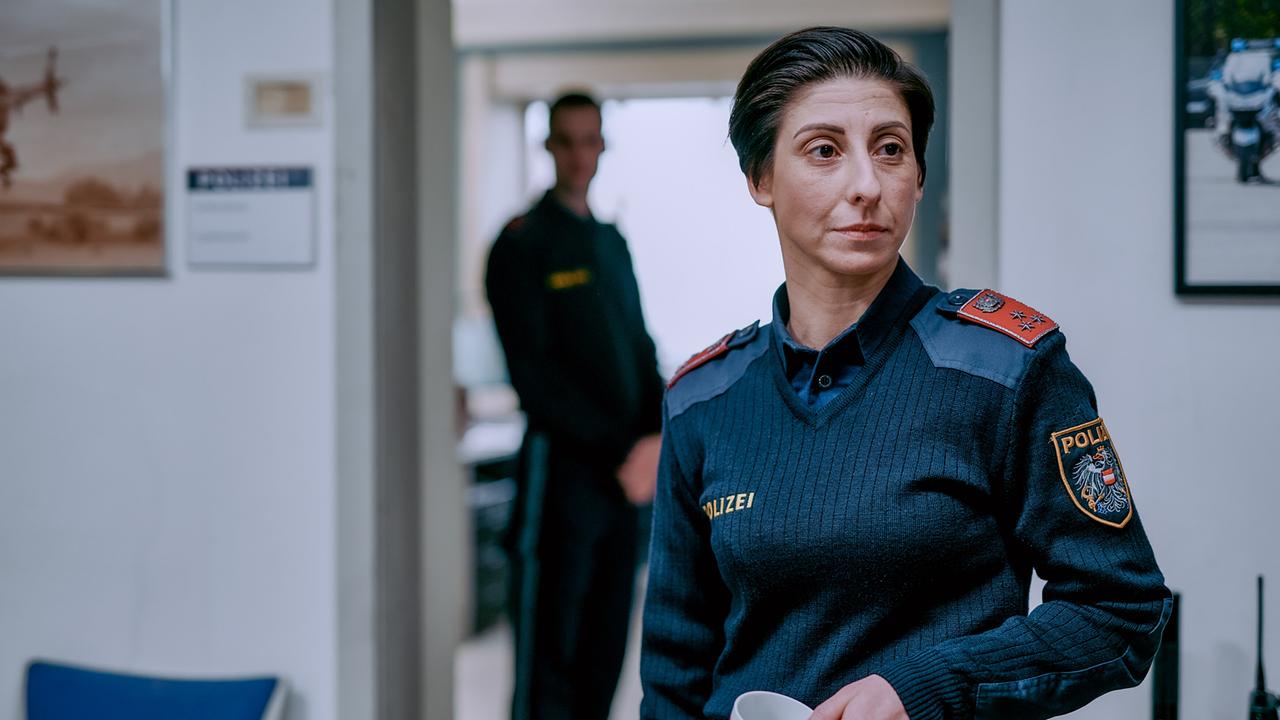 "Acht": Zeynep Buyrac (Elvira)