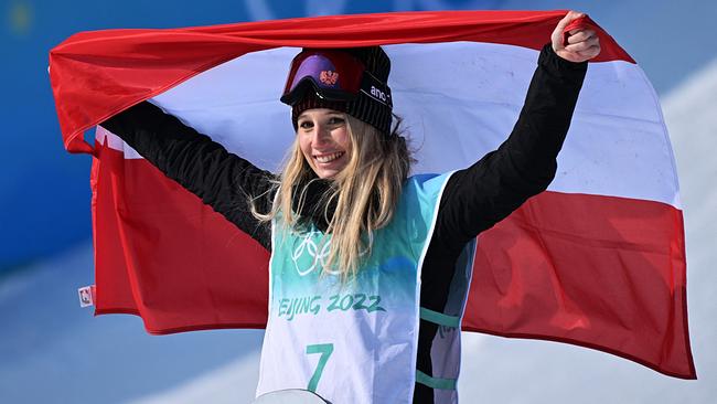 Anna Gasser (AUT) gewinnt die Goldmedaille beim Big Air Snowboard Finale am Dienstag, 15. Februar 2022 in Zhangjiakou. 