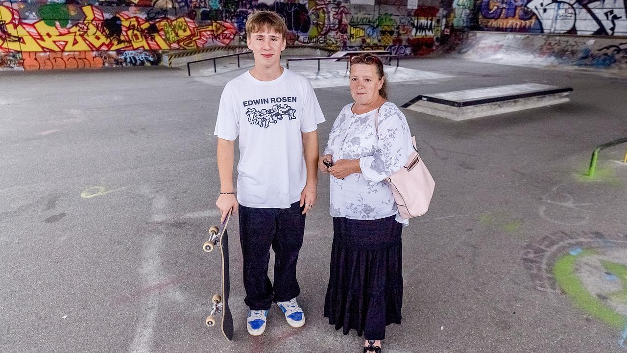 ansichtssache: Sebastian und Gerlinde im Skatepark Steyer