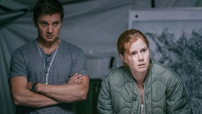 Im Bild: Jeremy Renner (Ian Donnelly), Amy Adams (Dr. Louise Banks).