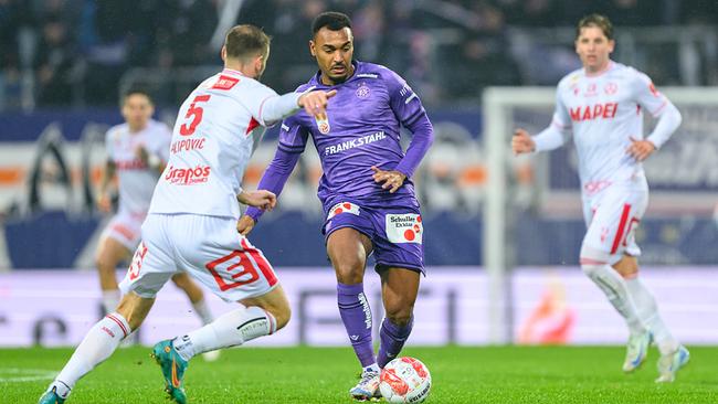 Petar Filipovic (GAK) und Maurice Malone (FK Austria Wien) am Samstag, 05. Oktober 2024, während einer Admiral Bundesliga-Begegnung, Grunddurchgang, 9. Runde, zwischen FK Austria Wien und SK Puntigamer Sturm Graz in Wien