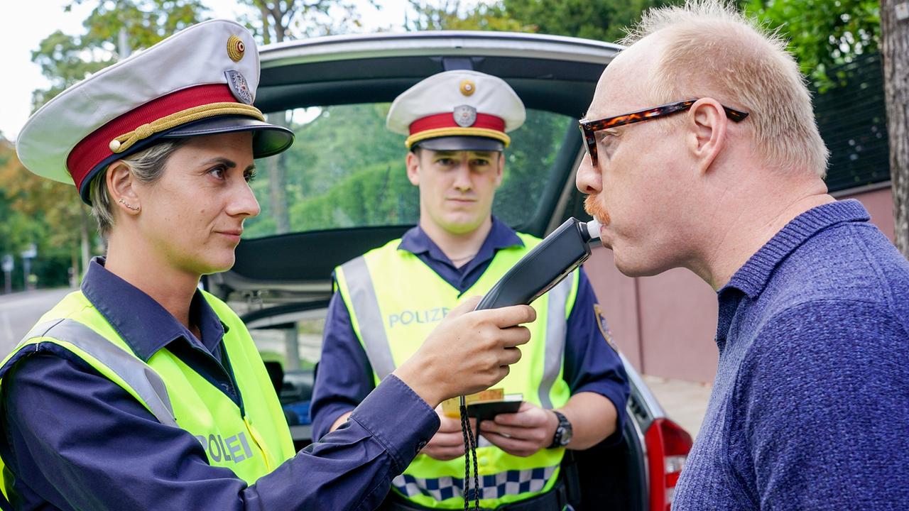 "Biester - Folge 8": Julia Schranz (Polizeibeamtin), Felix Kreutzer (David Schön), Simon Schwarz (Pius Sund)