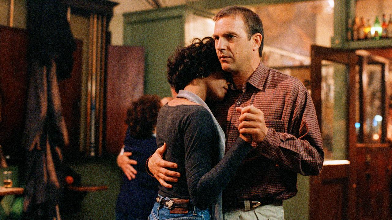 Kevin Costner (Frank Farmer), Whitney Houston (Rachel Marron)