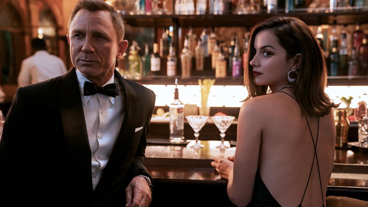 Daniel Craig (James Bond), Ana de Armas (Paloma)