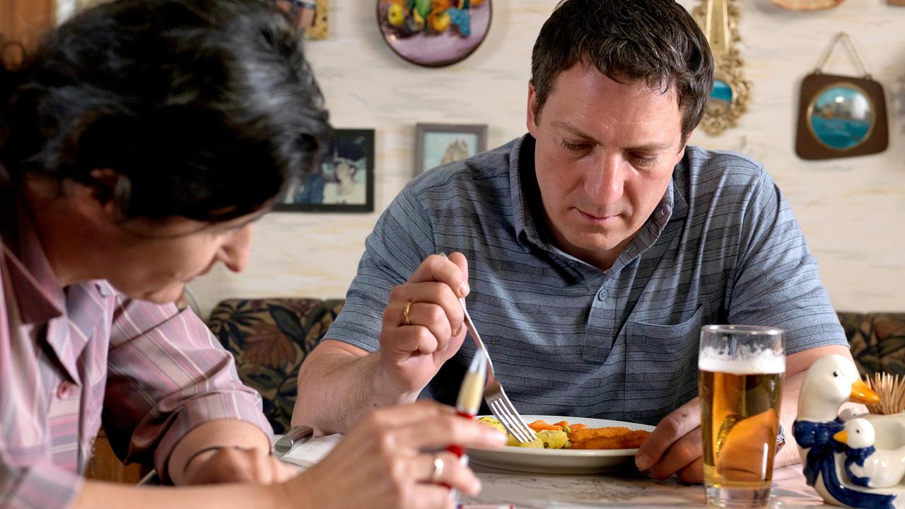 "Braunschlag: Ein heiliges Wunder": Maria Hofstätter (Herta Tschach), Robert Palfrader (Bürgermeister Tschach)