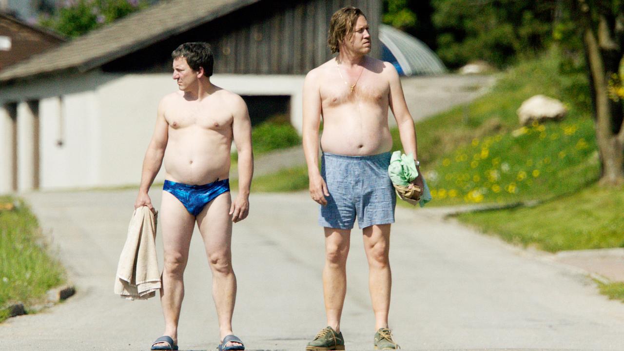 © ORF/Superfilm/Ingo Pertramer "Braunschlag": Robert Palfrader (Gerri Tschach), Nicholas Ofczarek (Richard Pfeisinger)