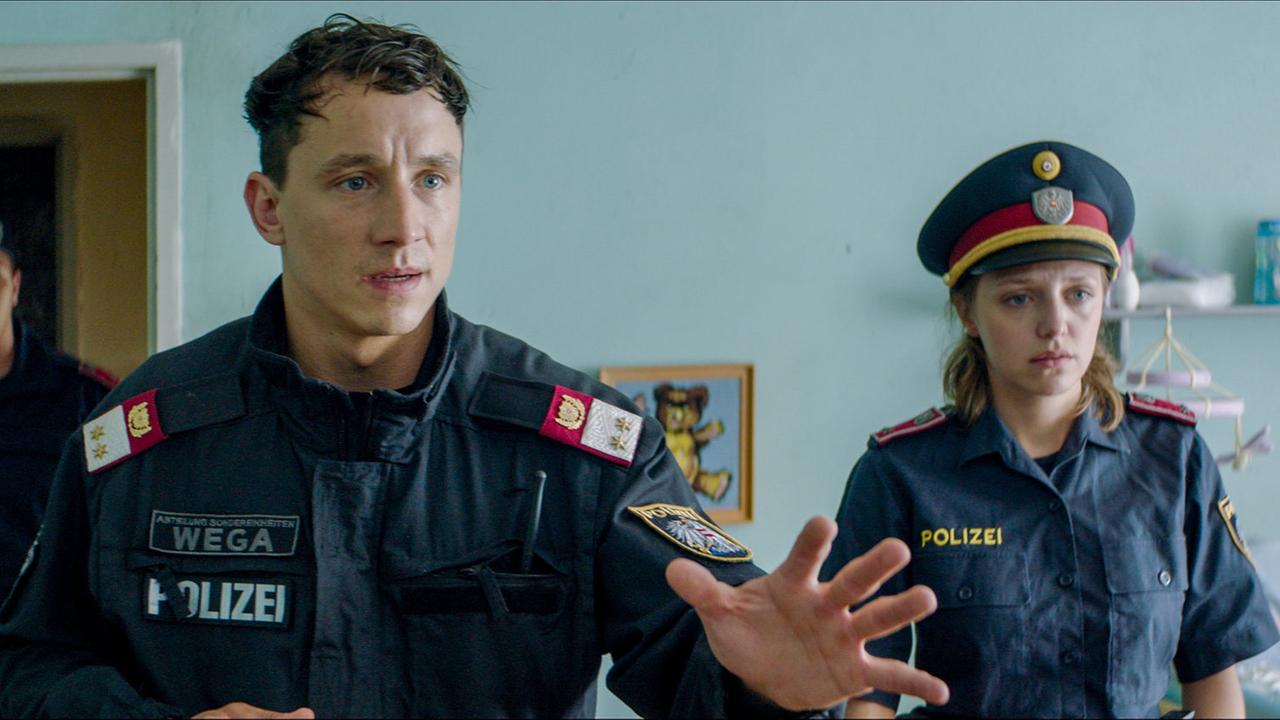 "Cops": Laurence Rupp (Christoph 'Burschi' Horn), Anna Suk (Nicky Winter)