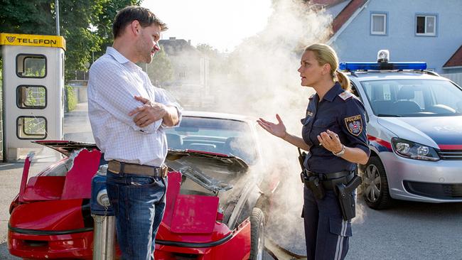 CopStories: David Oberkogler (Toni Rauper), Kristina Bangert (Helga Rauper)