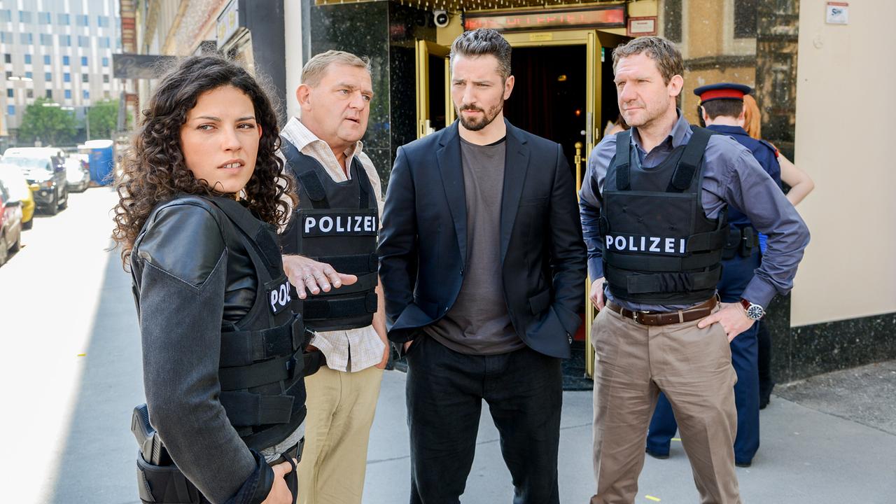 CopStories: Claudia Kottal (Leila Mikulov), Martin Zauner (Wilmer Eberts), Murathan Muslu (Valentin "Itchy" Janusovic), Johannes Zeiler (Oberst Andreas Bergfeld)