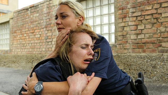 CopStories: Cornelia Ivancan (Tina Zauner), Kristina Bangert (Helga Rauper)