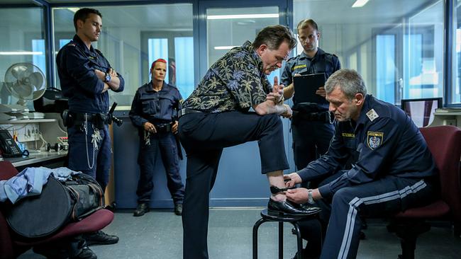 CopStories: Cornelius Obonya (Berischer), Tristan Jorde (JVA Beamter)