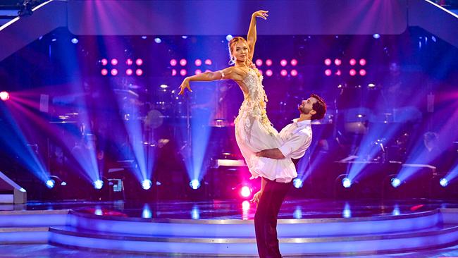 © ORF/Thomas Ramstorfer Dancing Stars - Die Show: Aaron Karl, Katya Mizera