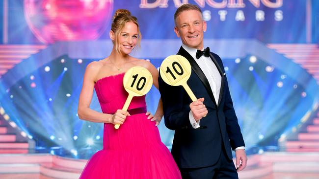 Dancing Stars: Präsentiert wird die Show von Mirjam Weichselbraun und Andi Knoll