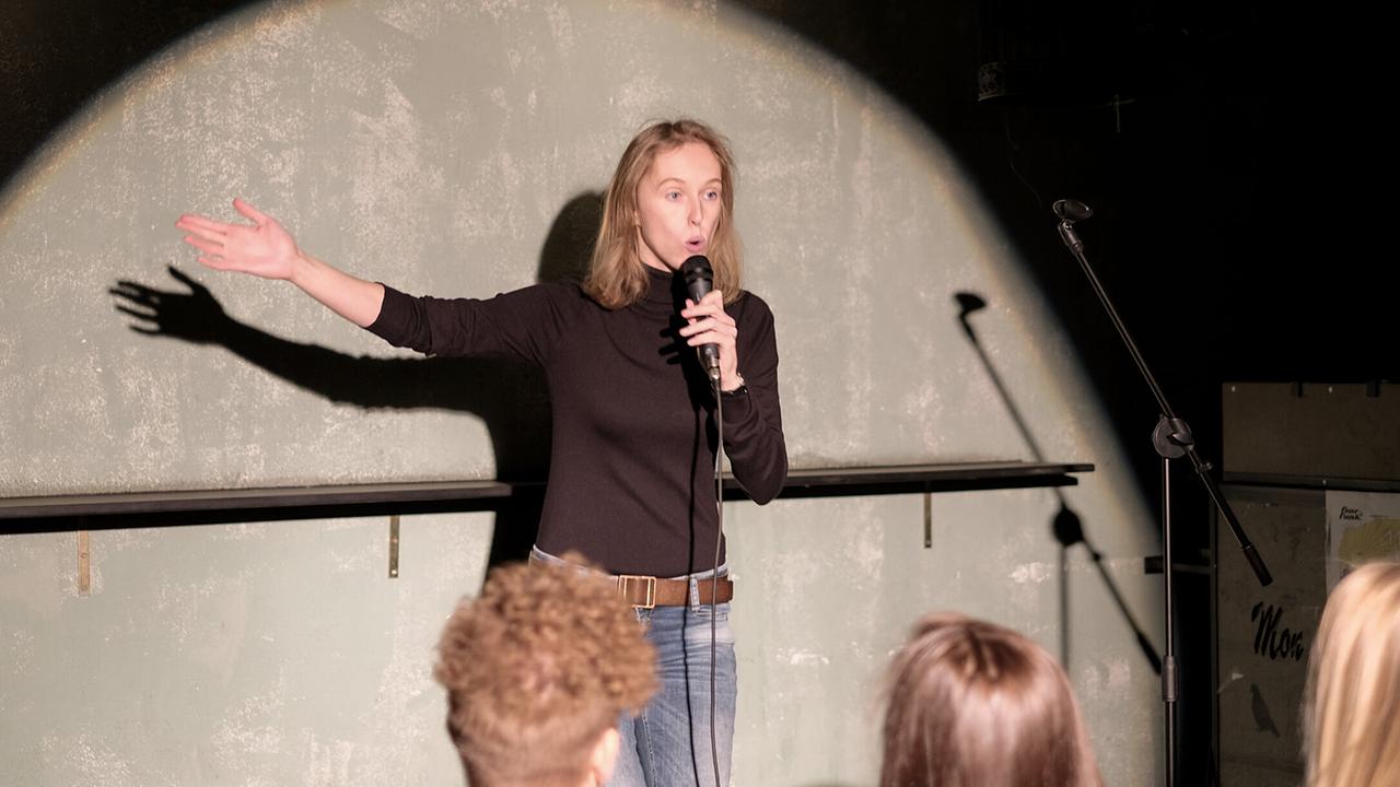 "Das Leben ist schön - Alles für´s Lachen": Sonja Pikart Bühne „Open Mic - Jokes & Popcorn“