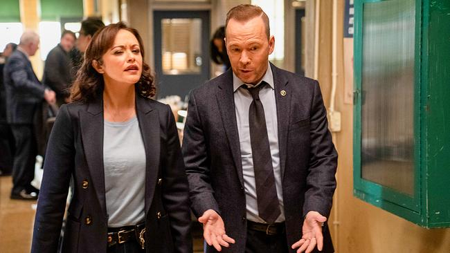 © ORF/Sevenone International/CBS/Patrick Harbron Im Bild: Marisa Ramirez (Maria Baez), Donnie Wahlberg (Danny Reagan).
